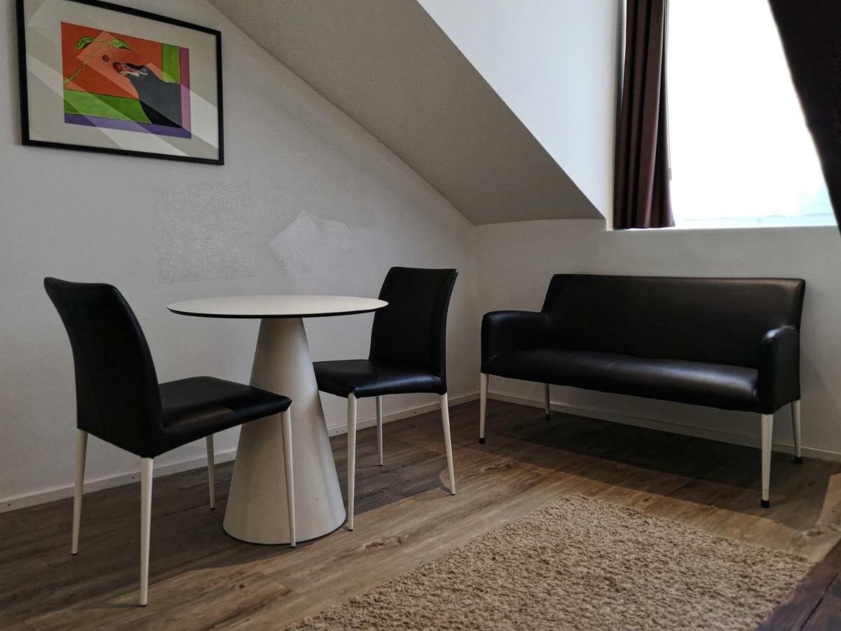 Hotel Du Raisin Lausanne Buitenkant foto